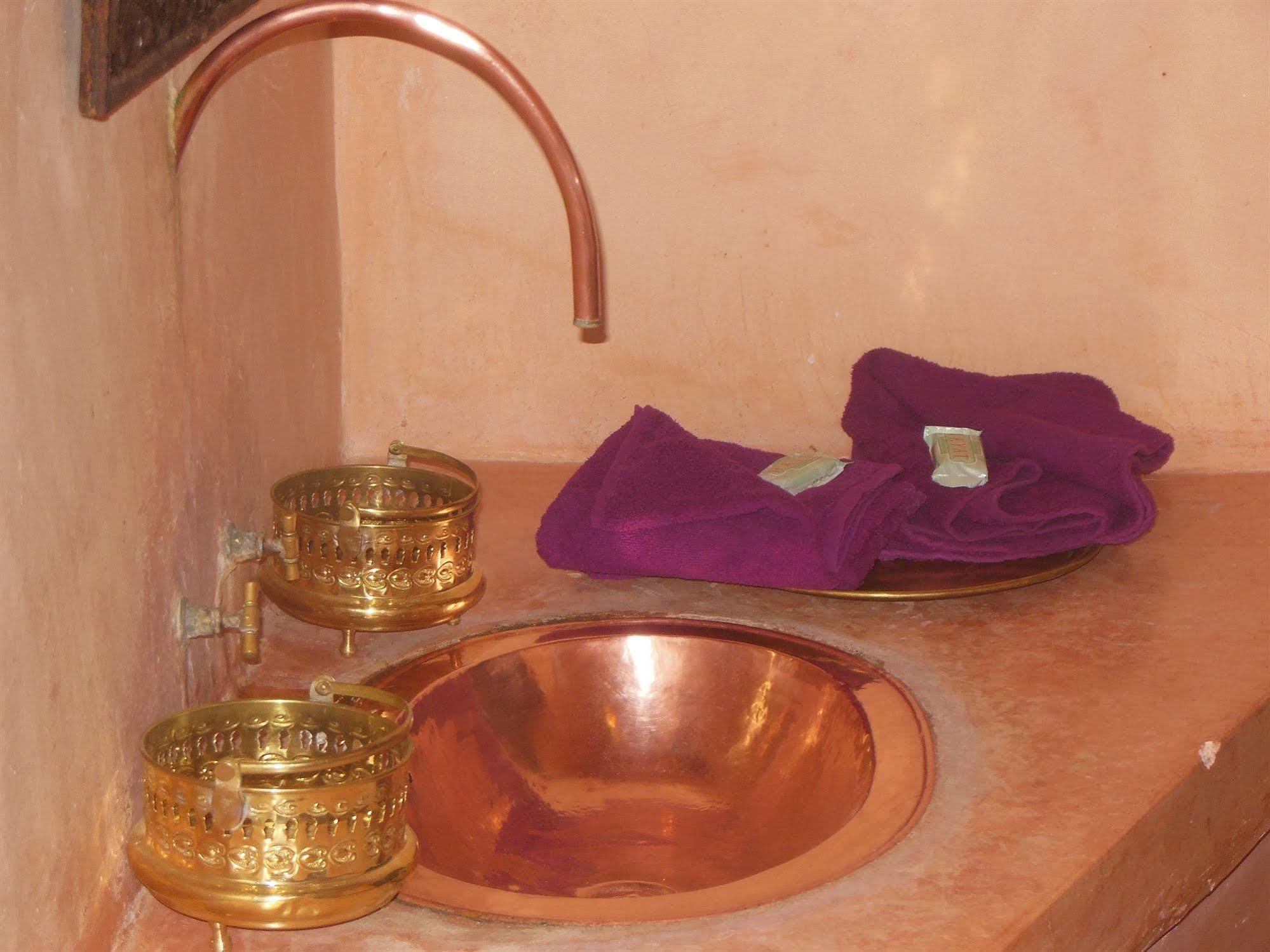 Bed and Breakfast Kasbah Du Peintre Ait Benhaddou Exterior foto